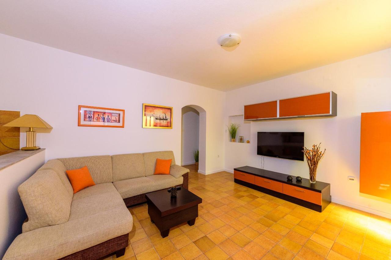 Apartmani Bokin ボル エクステリア 写真